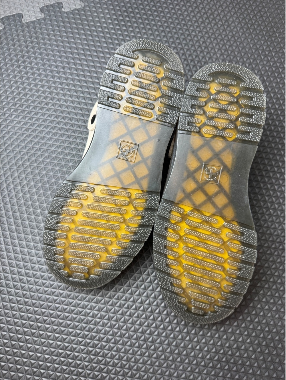 Doc Dr. Martens Carlson Slingback Clogs Mules Women’s 7 Men’s 6 Warm Sand NEW - Picture 6 of 8